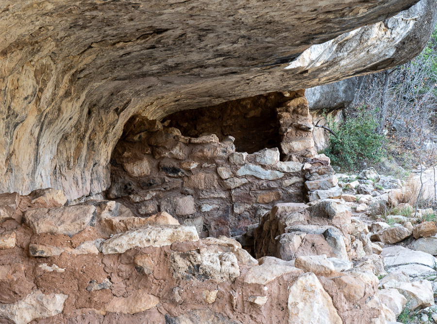Partial wall in alcove